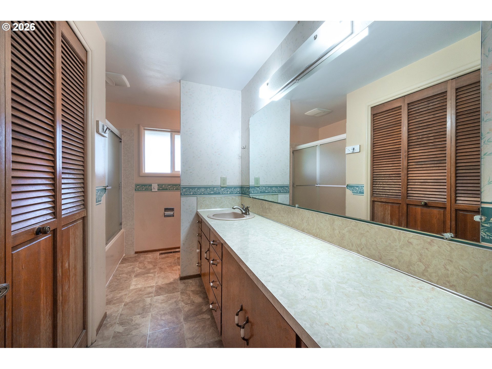 3392 Onyx Place Eugene, OR 97405 - Photo 25 of 41 a bathroom with a sink double vanity