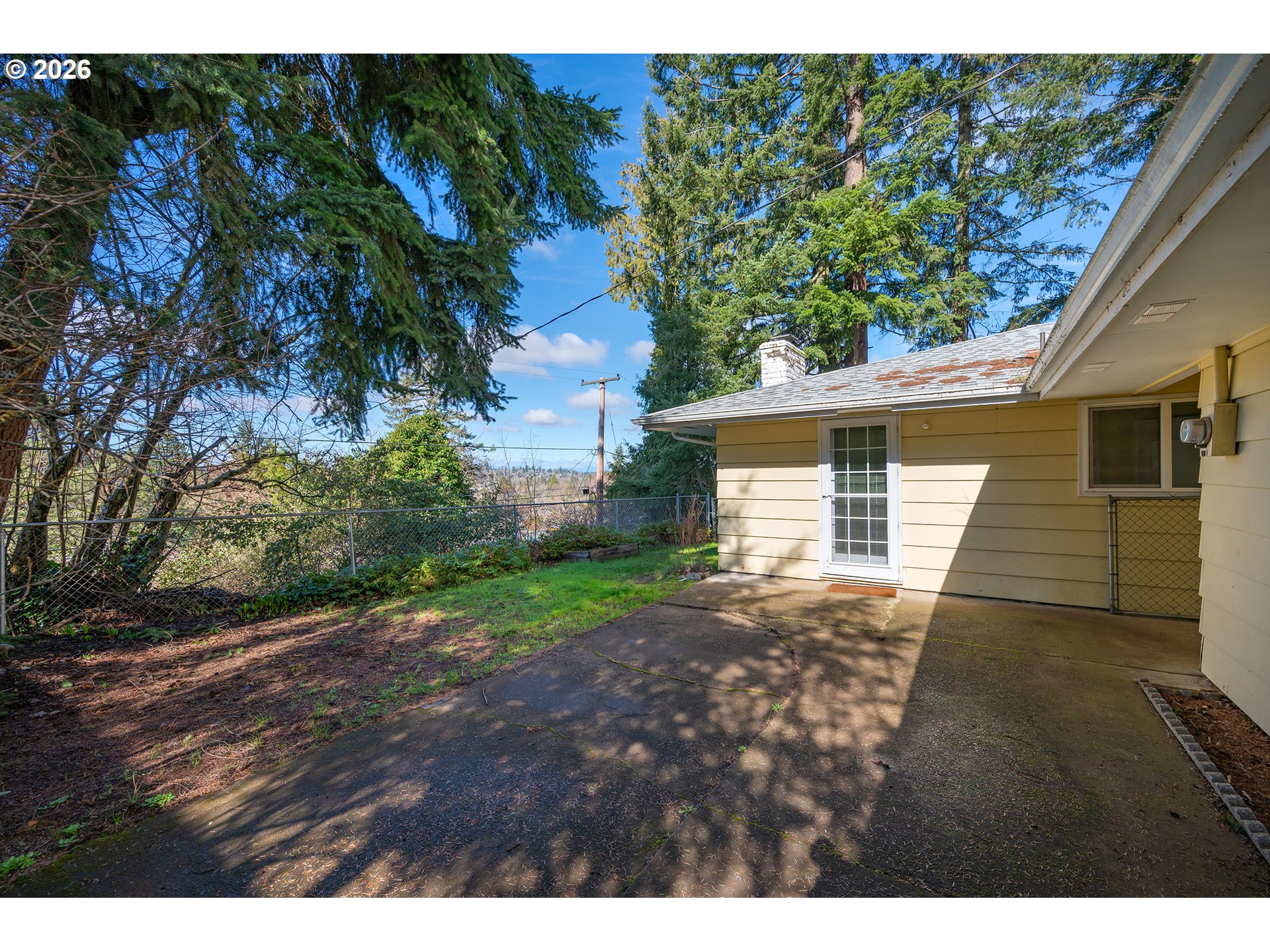 3392 Onyx Place Eugene, OR 97405 - Photo 38 of 41 a view of a backyard of the house