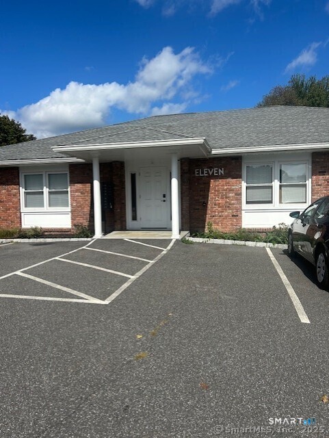 11 Church Hill Road, Unit 8 Newtown, CT 06470 - Photo 4 of 10