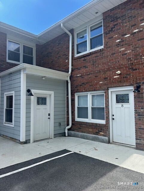 11 Church Hill Road, Unit 8 Newtown, CT 06470 - Photo 5 of 10