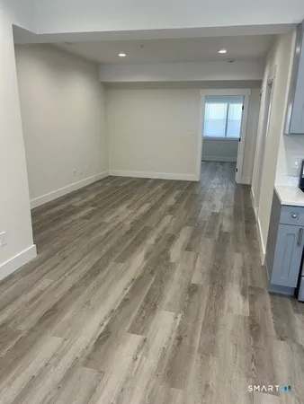 $1,950 | 11 Church Hill Road, Unit 8, Newtown, CT 06470