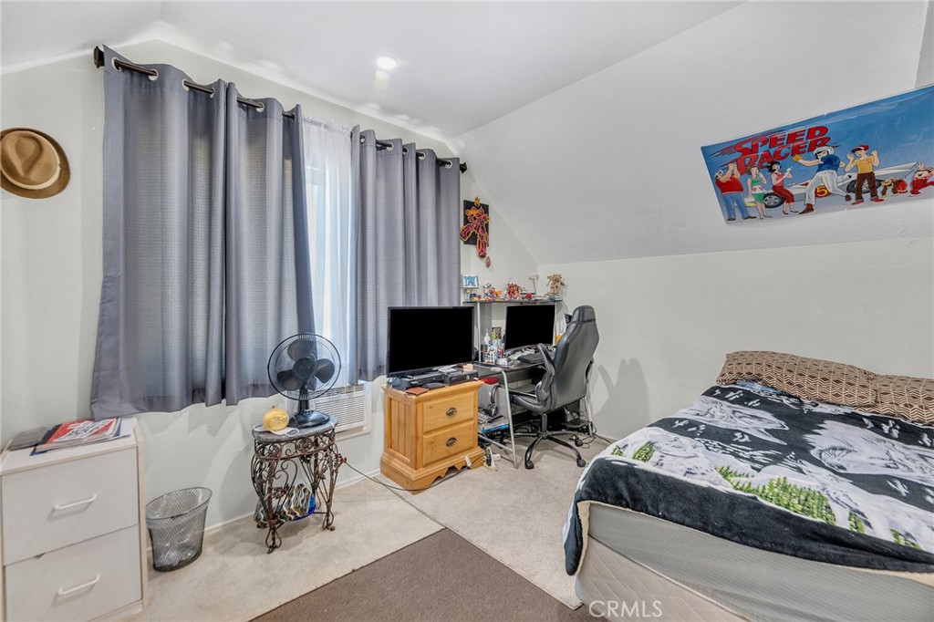44309 Hardwood Avenue Lancaster, CA 93534 - Photo 20 of 34 upstairs bedroom 4