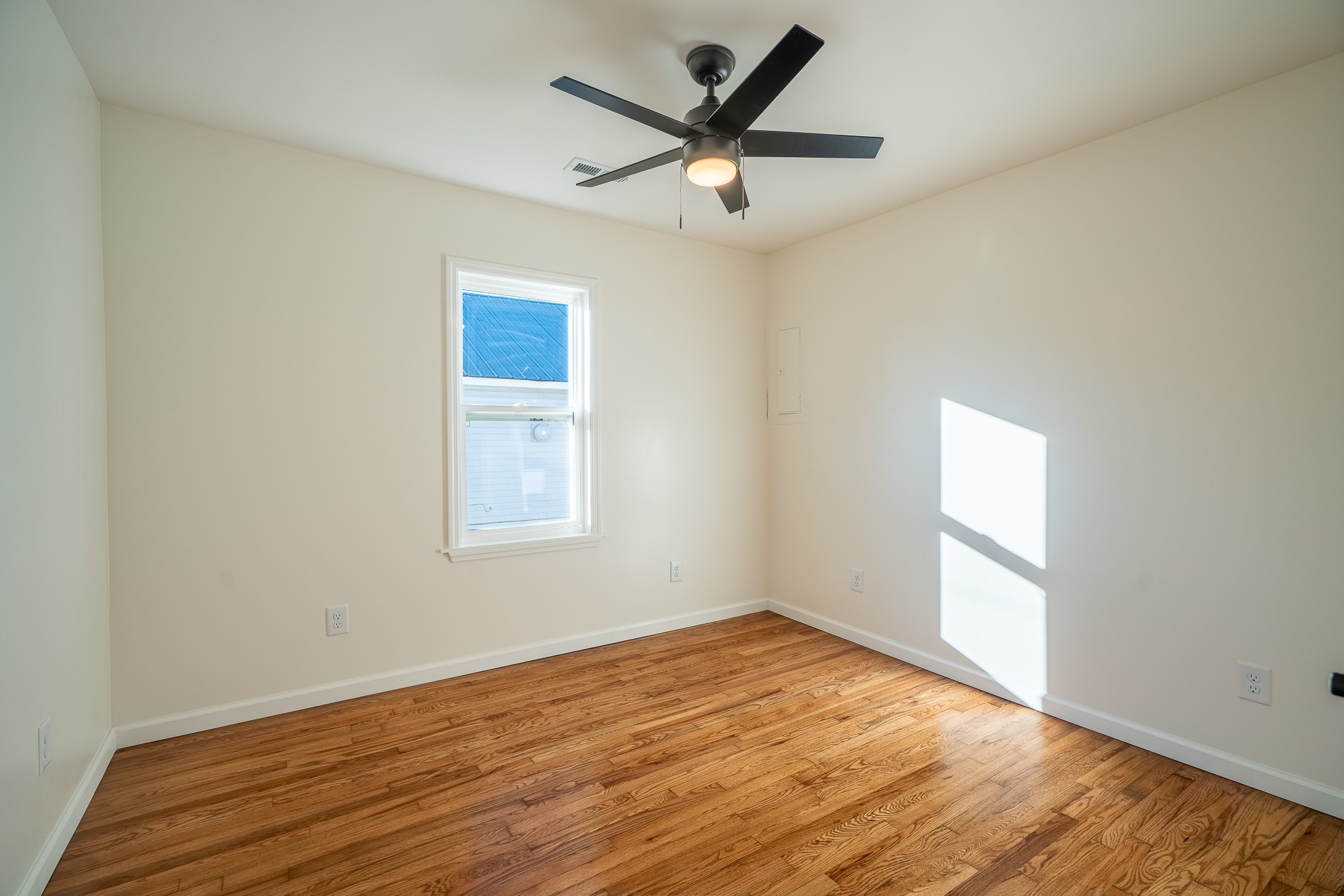 301 Simpson Street Lawrenceburg, TN 38464 - Photo 13 of 20