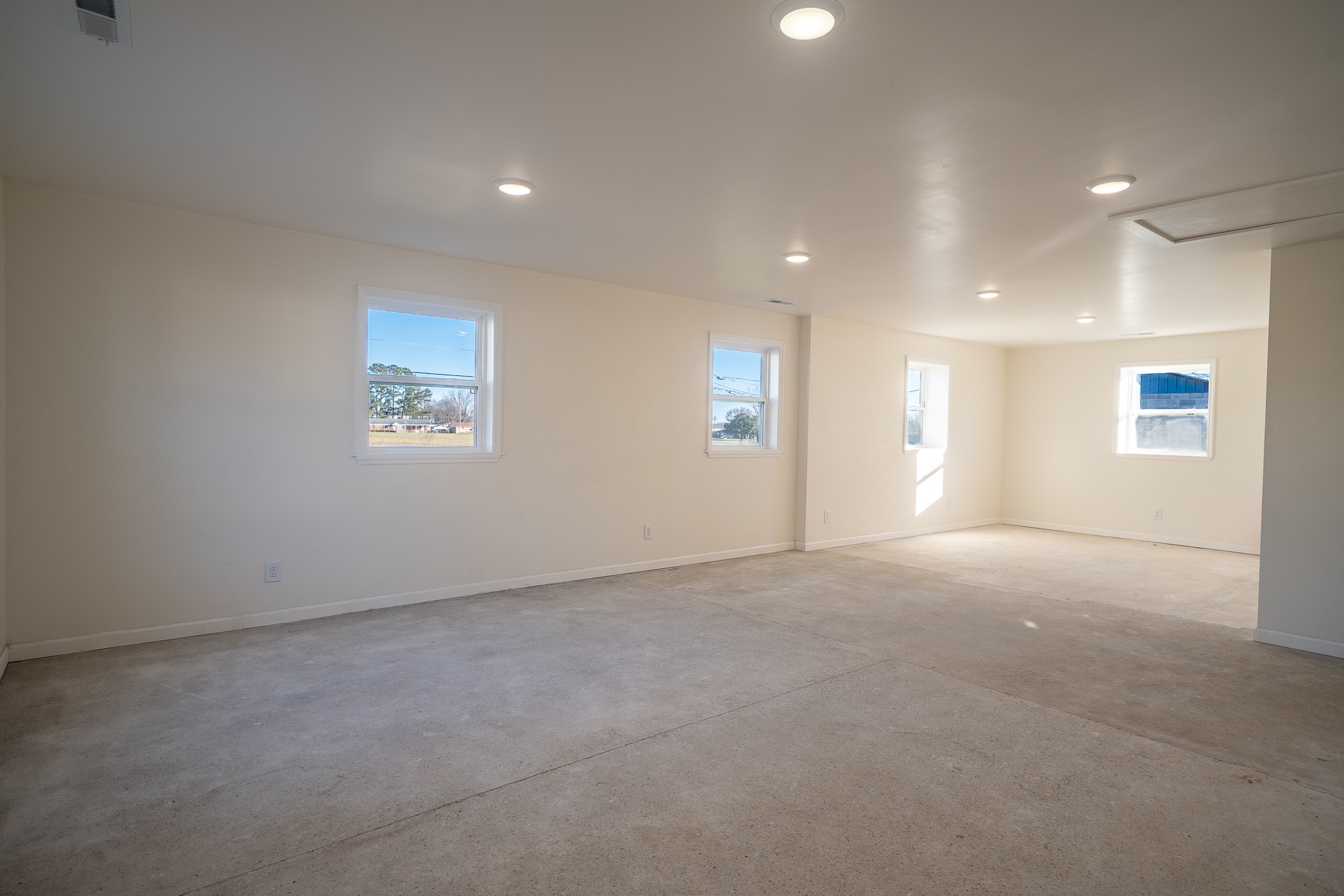 301 Simpson Street Lawrenceburg, TN 38464 - Photo 10 of 20