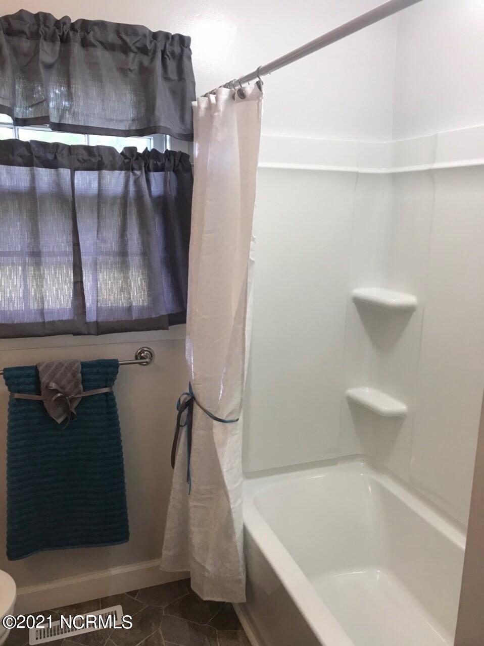 220 Wildwood Road Havelock, NC 28532 - Photo 7 of 14 8094BA8D-A26F-492F-9851-3D9EDFC07E20