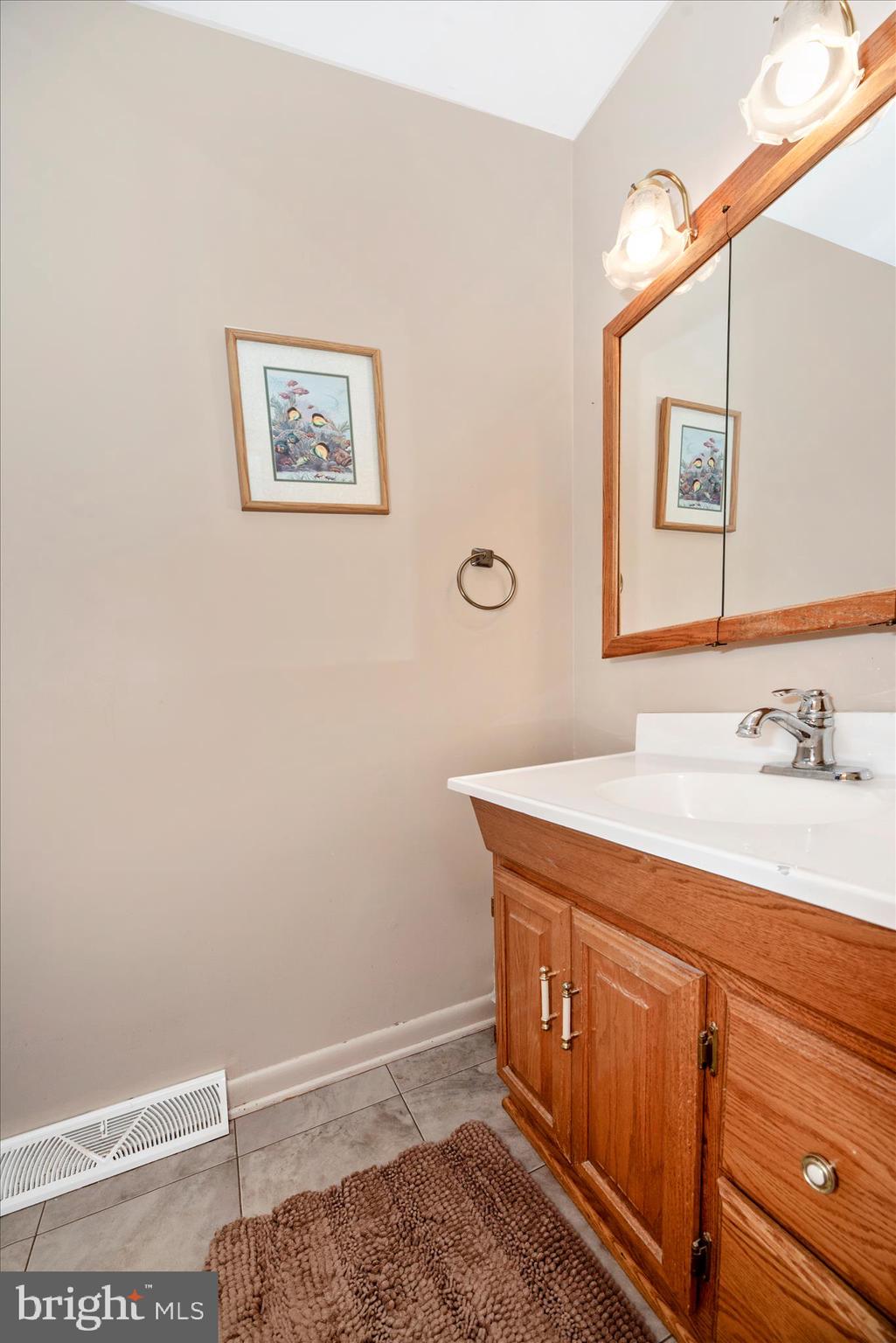19845 Toms Road Boonsboro, MD 21713 - Photo 23 of 52 Powder Room