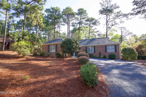 $2,200 | 65 Live Oak Lane, Pinehurst, NC 28374