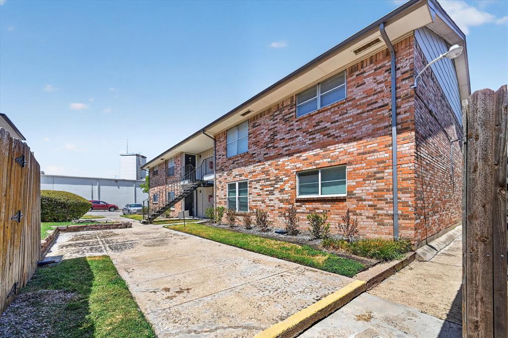 8071 Meadow Road, Unit 219 Dallas, TX 75231 - Photo 2 of 31 Gallery Image 2