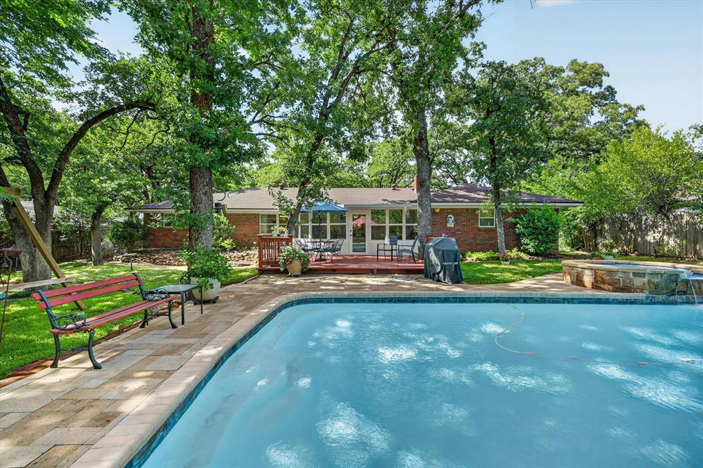 2214 Ravinia Drive Arlington, TX 76012 - Photo 37 of 40