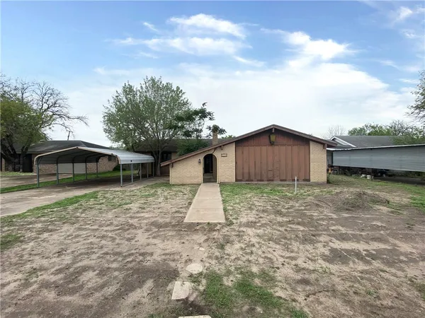 $185,000 | 908 Fannin Street, George West, TX 78022