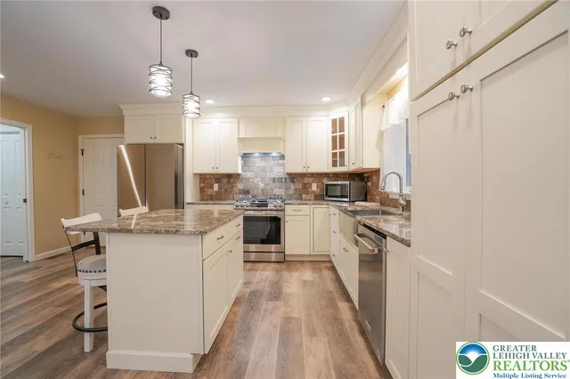 $439,900 | 2021 Evergreen Drive, Tamaqua, PA 18252