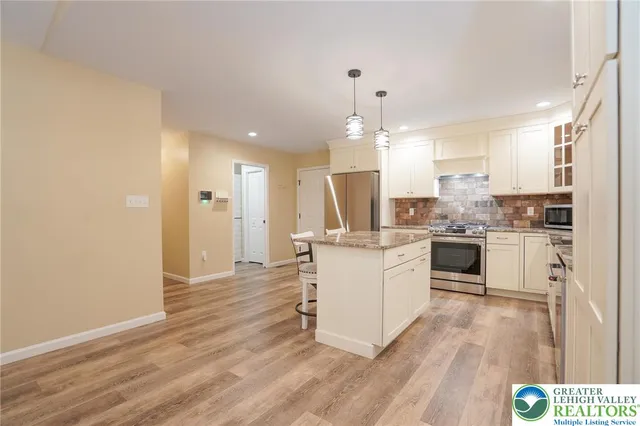 $439,900 | 2021 Evergreen Drive, Tamaqua, PA 18252