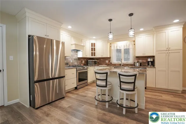 $439,900 | 2021 Evergreen Drive, Tamaqua, PA 18252