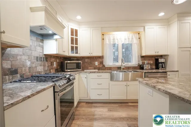 $439,900 | 2021 Evergreen Drive, Tamaqua, PA 18252