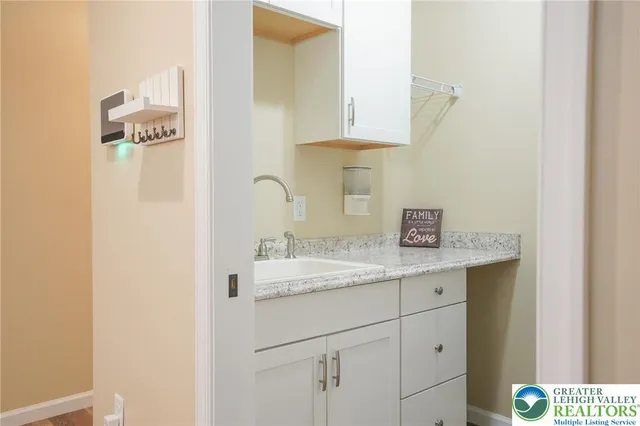 $439,900 | 2021 Evergreen Drive, Tamaqua, PA 18252