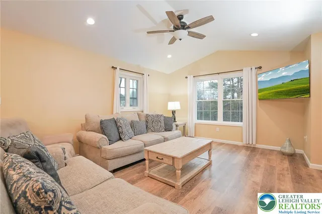 $439,900 | 2021 Evergreen Drive, Tamaqua, PA 18252