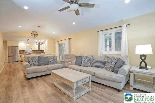 $439,900 | 2021 Evergreen Drive, Tamaqua, PA 18252