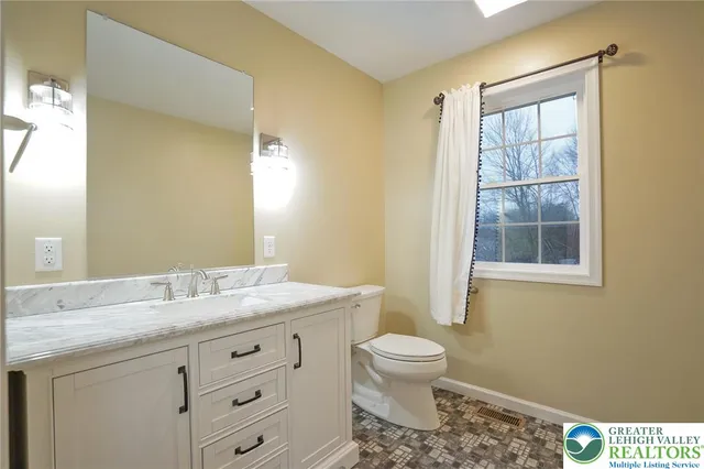 $439,900 | 2021 Evergreen Drive, Tamaqua, PA 18252