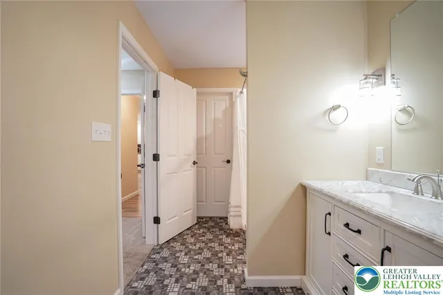 $439,900 | 2021 Evergreen Drive, Tamaqua, PA 18252