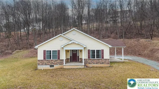 $439,900 | 2021 Evergreen Drive, Tamaqua, PA 18252