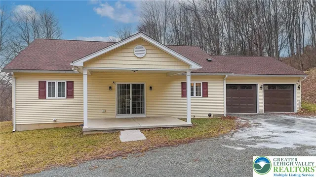 $439,900 | 2021 Evergreen Drive, Tamaqua, PA 18252