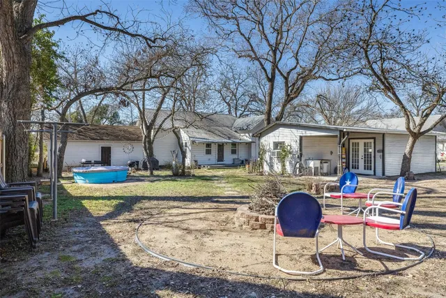 $335,000 | 660 North Main Street, La Grange, TX 78945