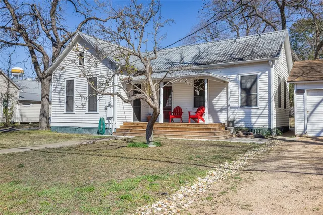 $335,000 | 660 North Main Street, La Grange, TX 78945