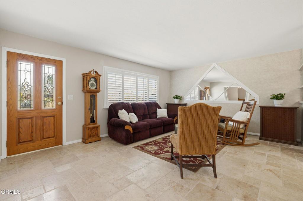 1256 Rugby Avenue Ventura, CA 93004 - Photo 3 of 33