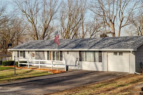 $179,900 | 2208 Millwood Drive, Atchison, KS 66002