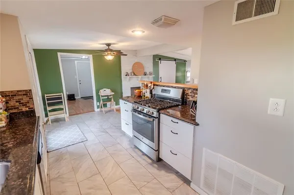 $179,900 | 2208 Millwood Drive, Atchison, KS 66002