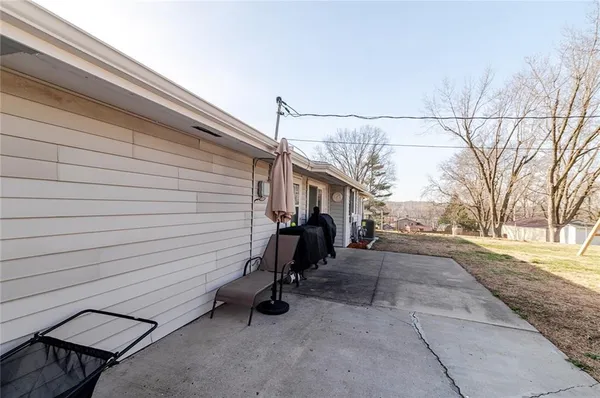 $179,900 | 2208 Millwood Drive, Atchison, KS 66002