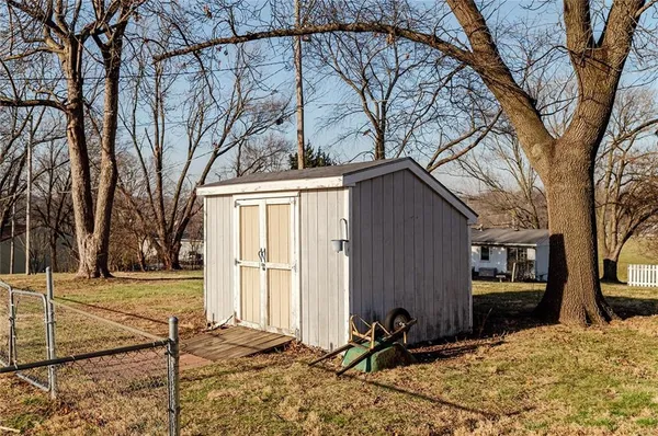 $179,900 | 2208 Millwood Drive, Atchison, KS 66002