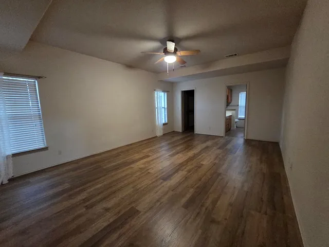 $2,300 | 237 Green Oaks Loop, Fredericksburg, TX 78624