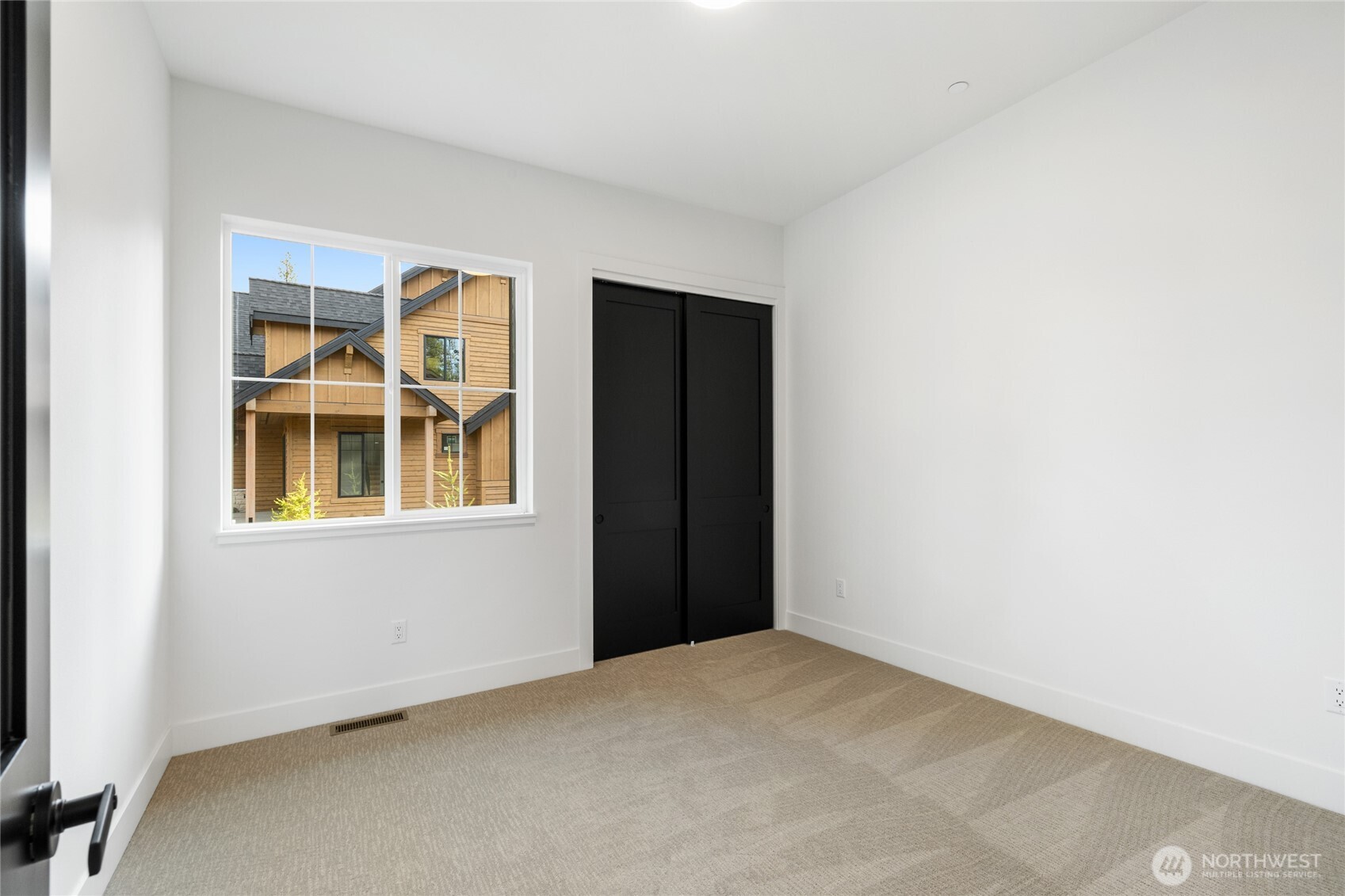 1680 Wanawish Loop Cle Elum, WA 98922 - Photo 18 of 28 a view of an empty room with a window