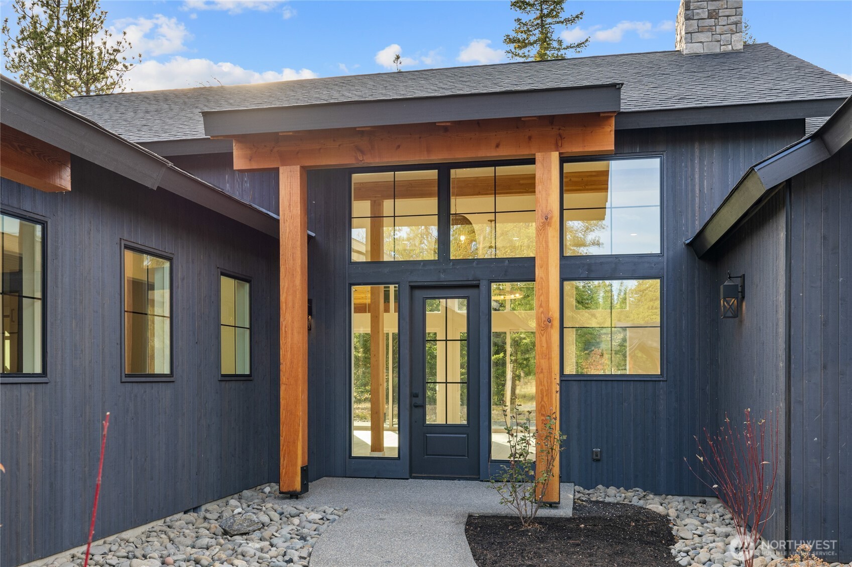 1680 Wanawish Loop Cle Elum, WA 98922 - Photo 23 of 28 a front view of a house