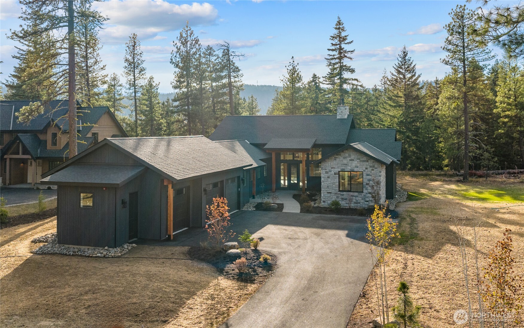 1680 Wanawish Loop Cle Elum, WA 98922 - Photo 25 of 28 a view of a house with backyard and sitting area