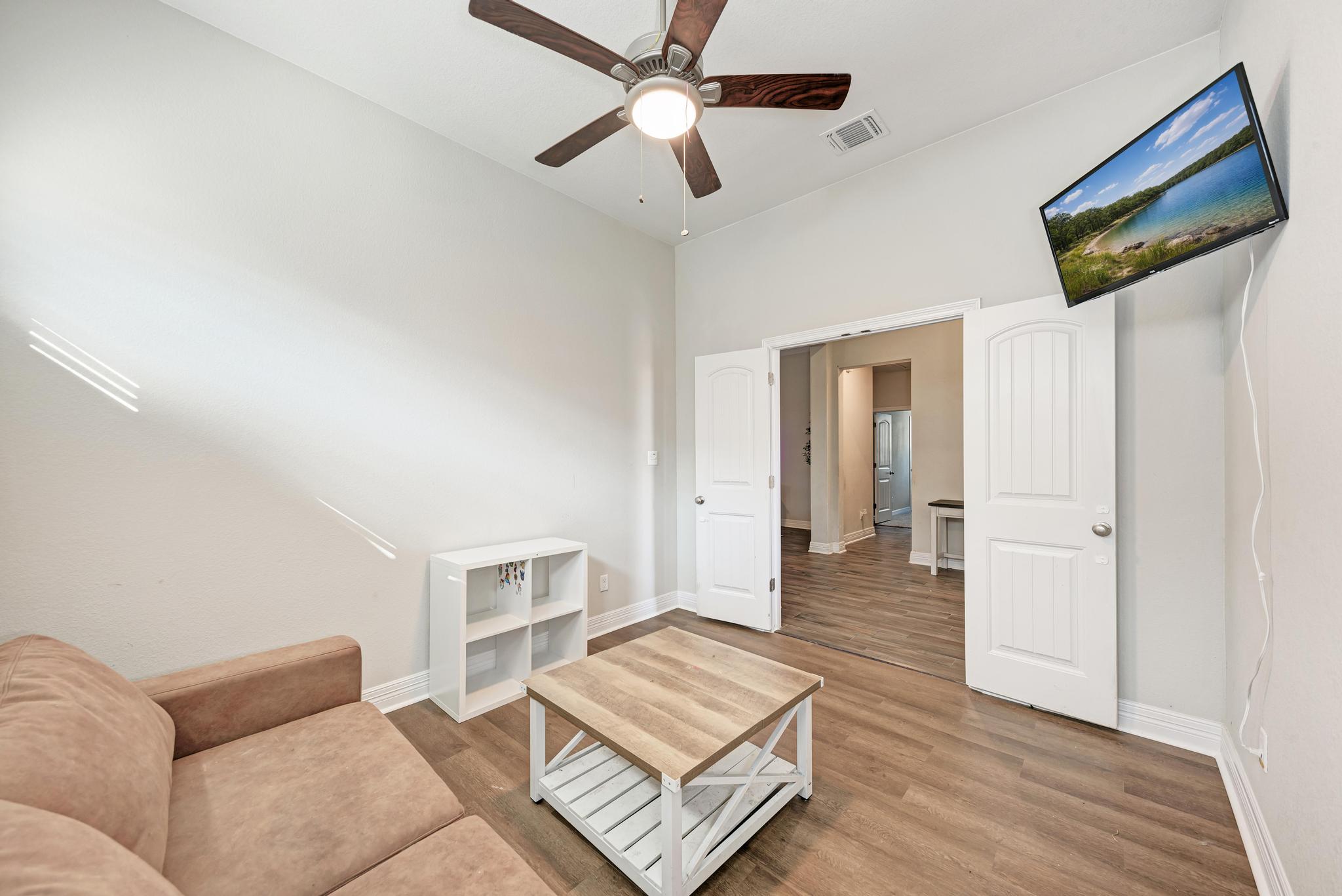 198 Rough Leaf Drive Buda, TX 78610 - Photo 26 of 38