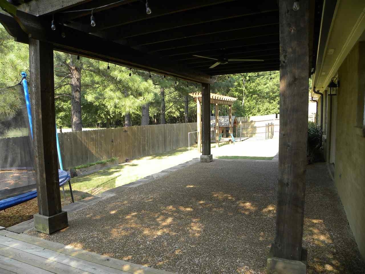238 Wolf Ridge Cove Collierville, TN 38017 - Photo 23 of 25 a view of a porch