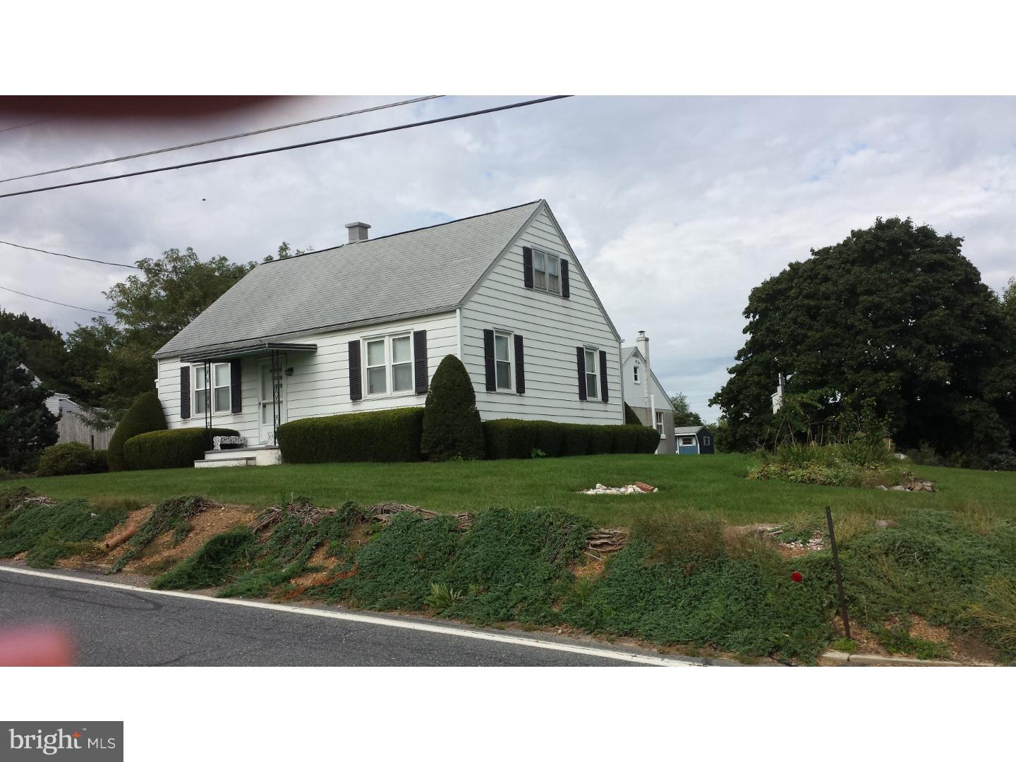 916 Center Road Leesport, PA 19533 - Photo 2 of 14 Exterior Side