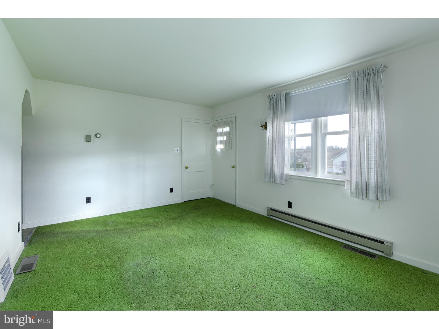 916 Center Road Leesport, PA 19533 - Photo 6 of 14 Living Room