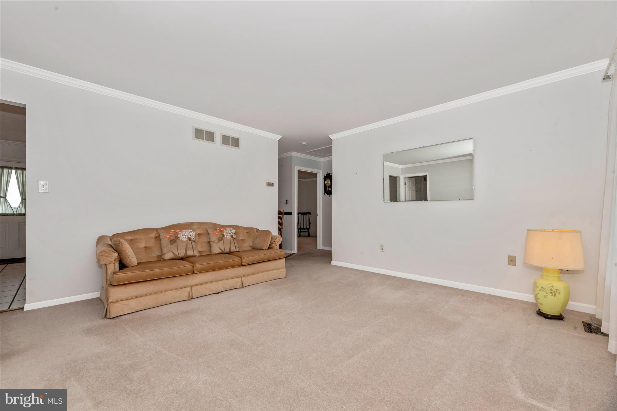 293 Hahn Road Westminster, MD 21157 - Photo 11 of 47 Living Room