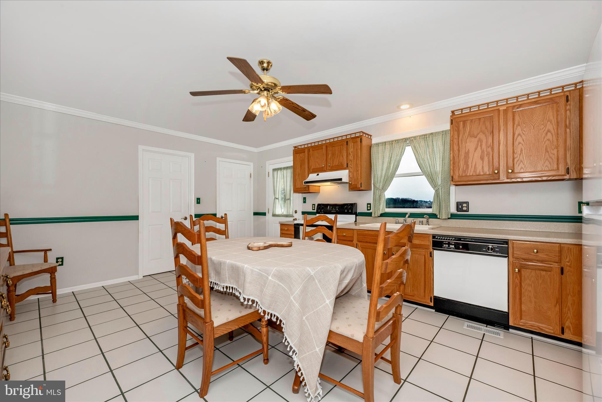 293 Hahn Road Westminster, MD 21157 - Photo 16 of 47 Kitchen/Dining