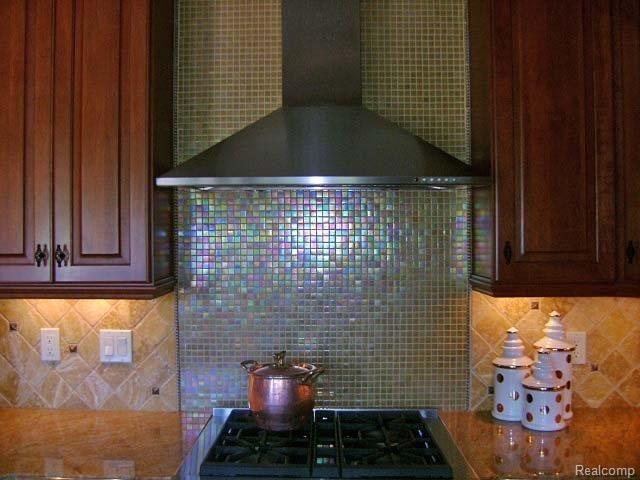 202 Walnut Boulevard, Unit 5 Rochester, MI 48307 - Photo 9 of 25 Backsplash View-2