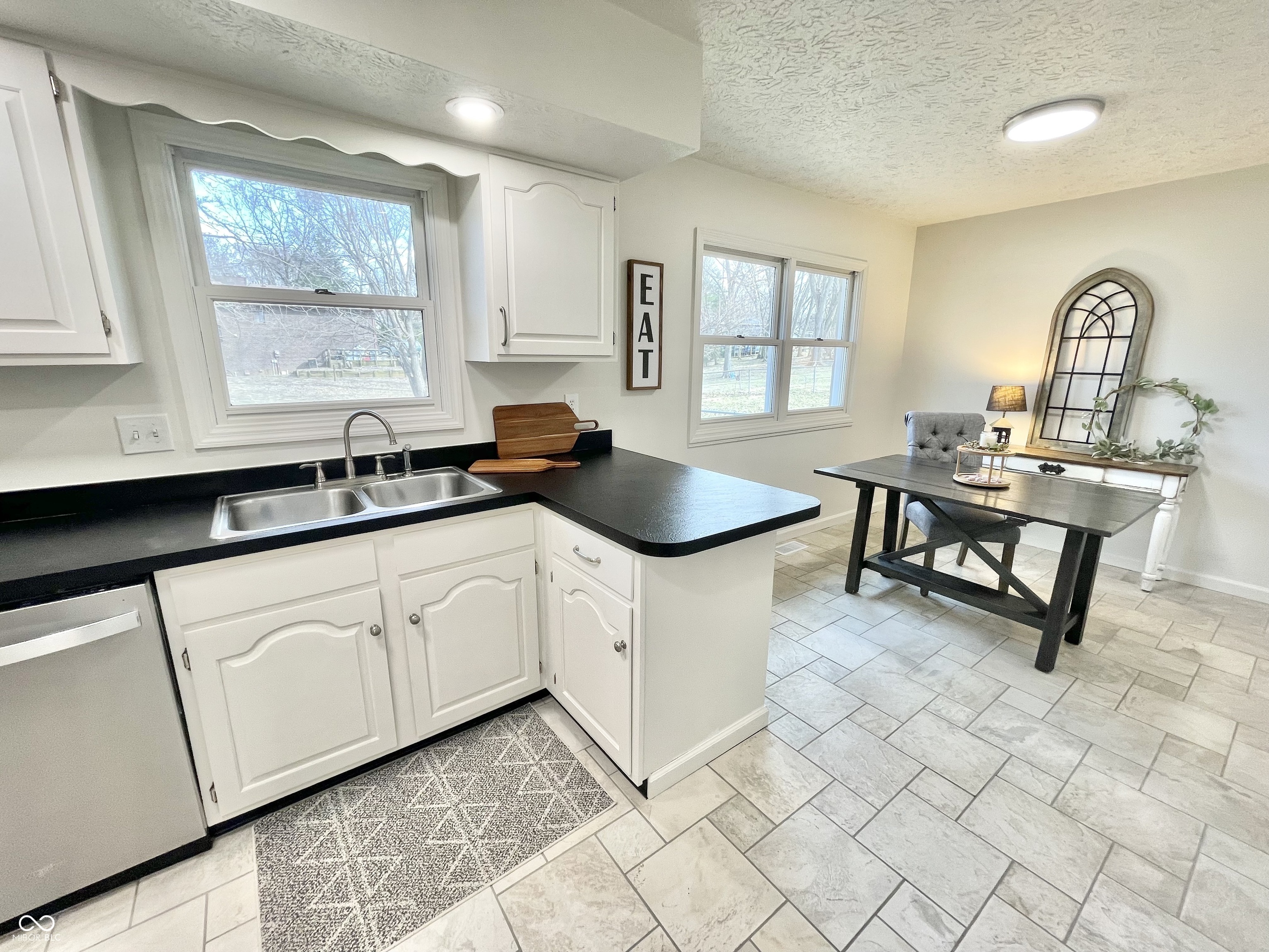 1737 Brer Rabbit Drive Greenwood, IN 46143 - Photo 3 of 55