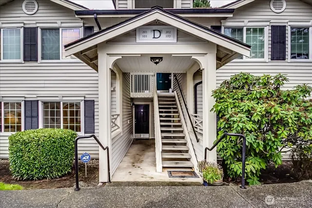 $435,000 | 12404 East Gibson Road, Unit D101, Everett, WA 98204