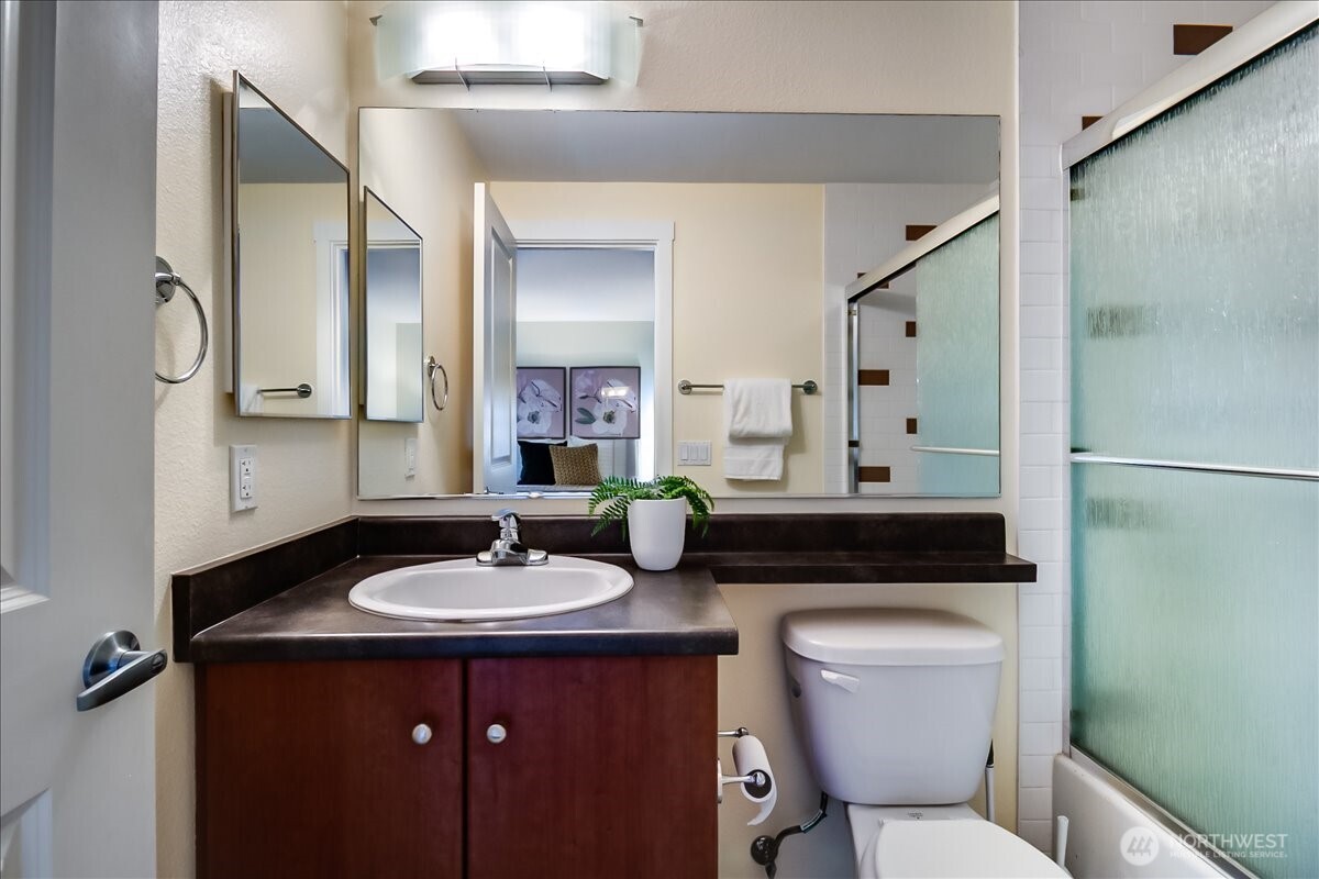 12404 East Gibson Road, Unit D101 Everett, WA 98204 - Photo 11 of 35