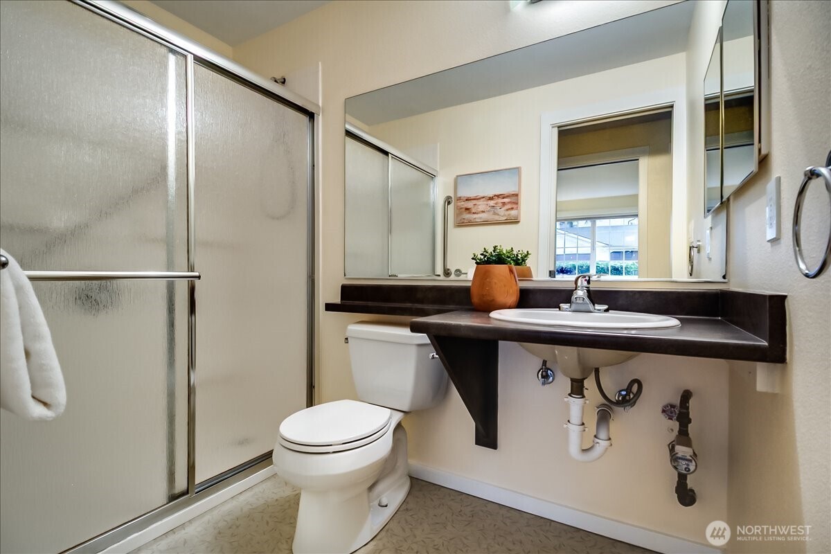 12404 East Gibson Road, Unit D101 Everett, WA 98204 - Photo 16 of 35