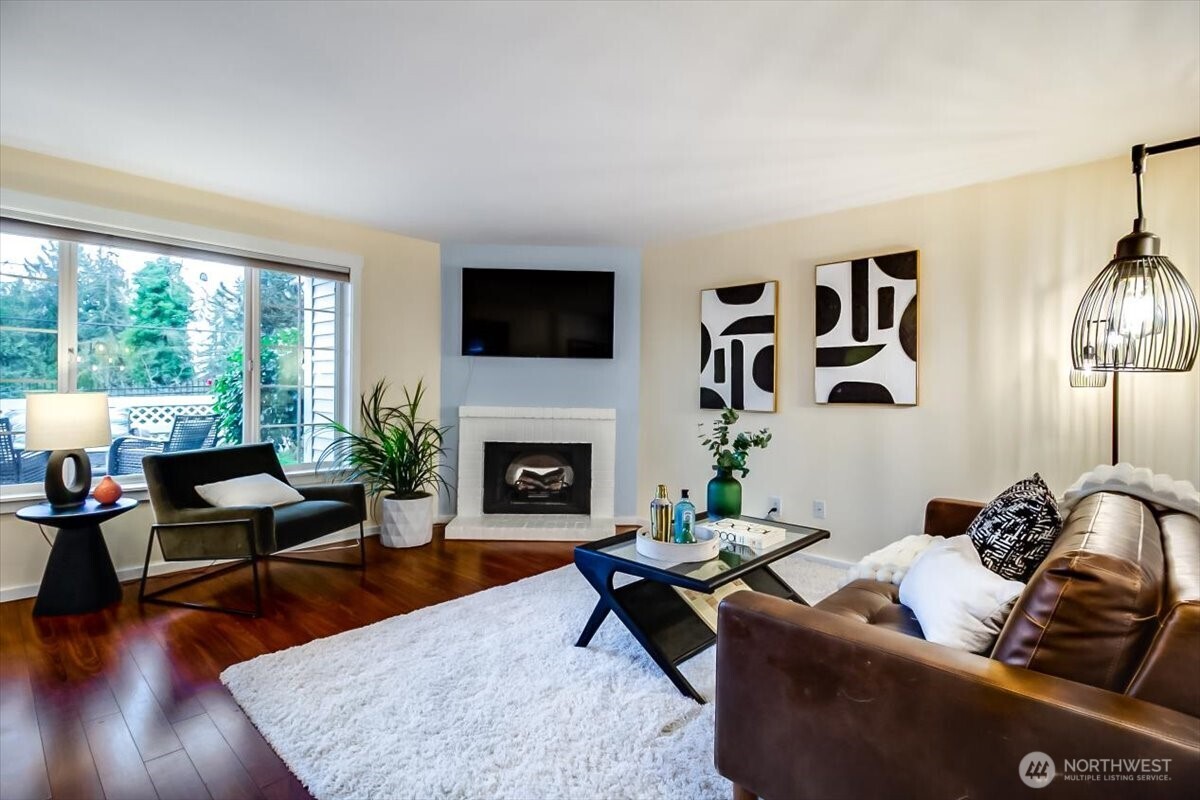 12404 East Gibson Road, Unit D101 Everett, WA 98204 - Photo 2 of 35