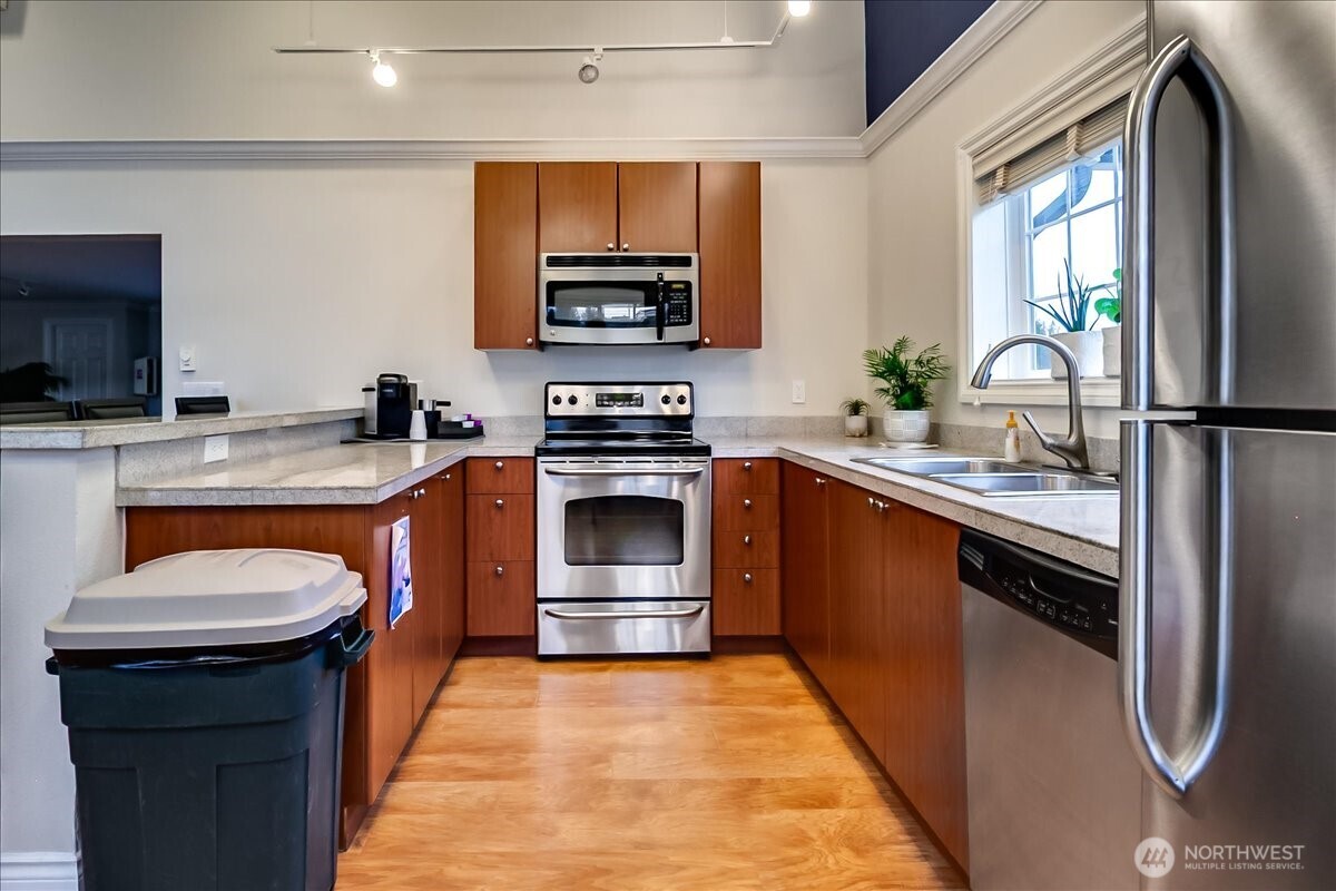 12404 East Gibson Road, Unit D101 Everett, WA 98204 - Photo 24 of 35