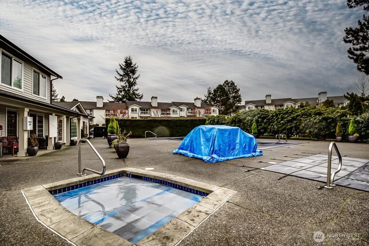 12404 East Gibson Road, Unit D101 Everett, WA 98204 - Photo 29 of 35